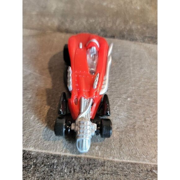 Hot Wheels 2001 Mattel red racer car toy figure - Picture 2 of 5
